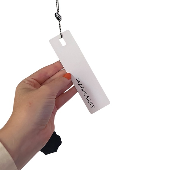 MiracleSuit Chloe Black Tankini Swim Top Size 10 NWT - Picture 4 of 8